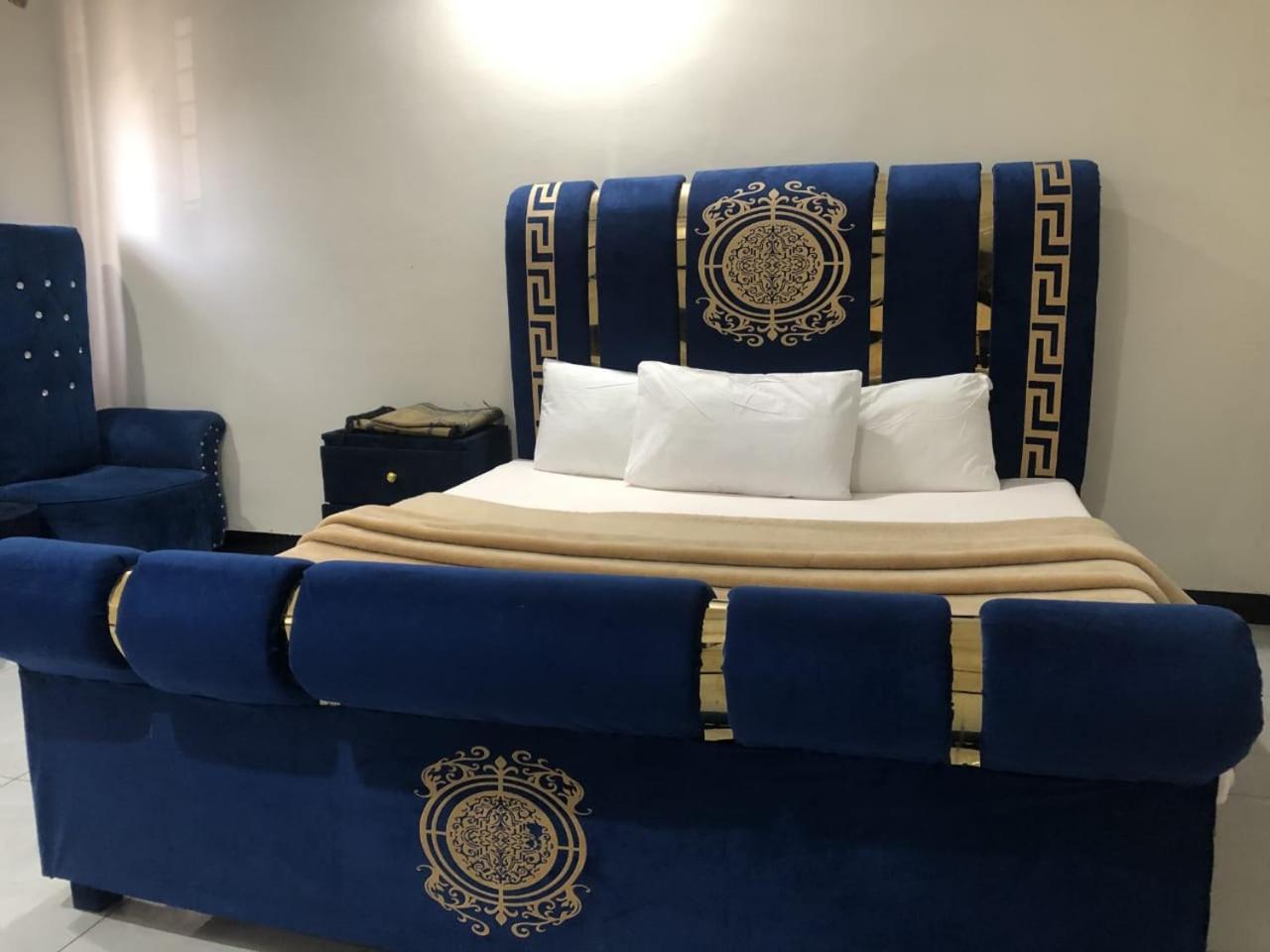 Hotel Islamabad Crown Rawalpindi Exteriör bild